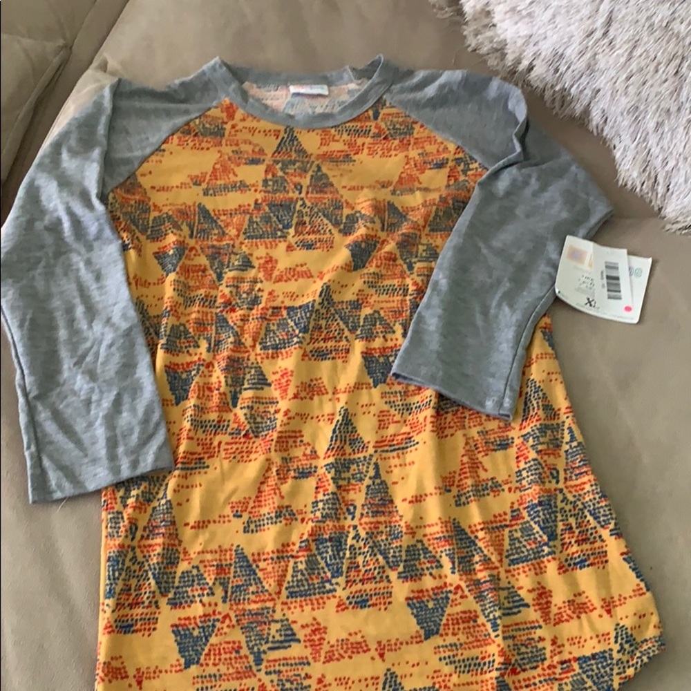 LuLaRoe Randy baseball tee.nwt